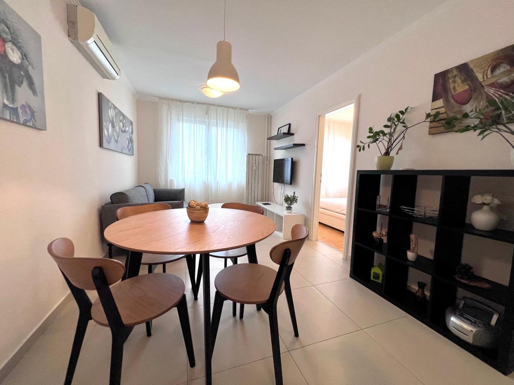 Family Apartment *