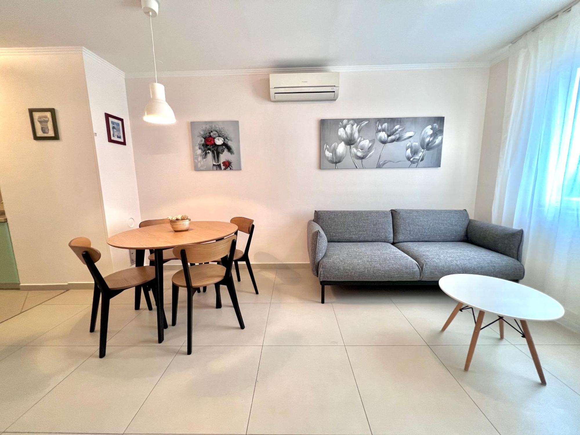 Family Apartment *