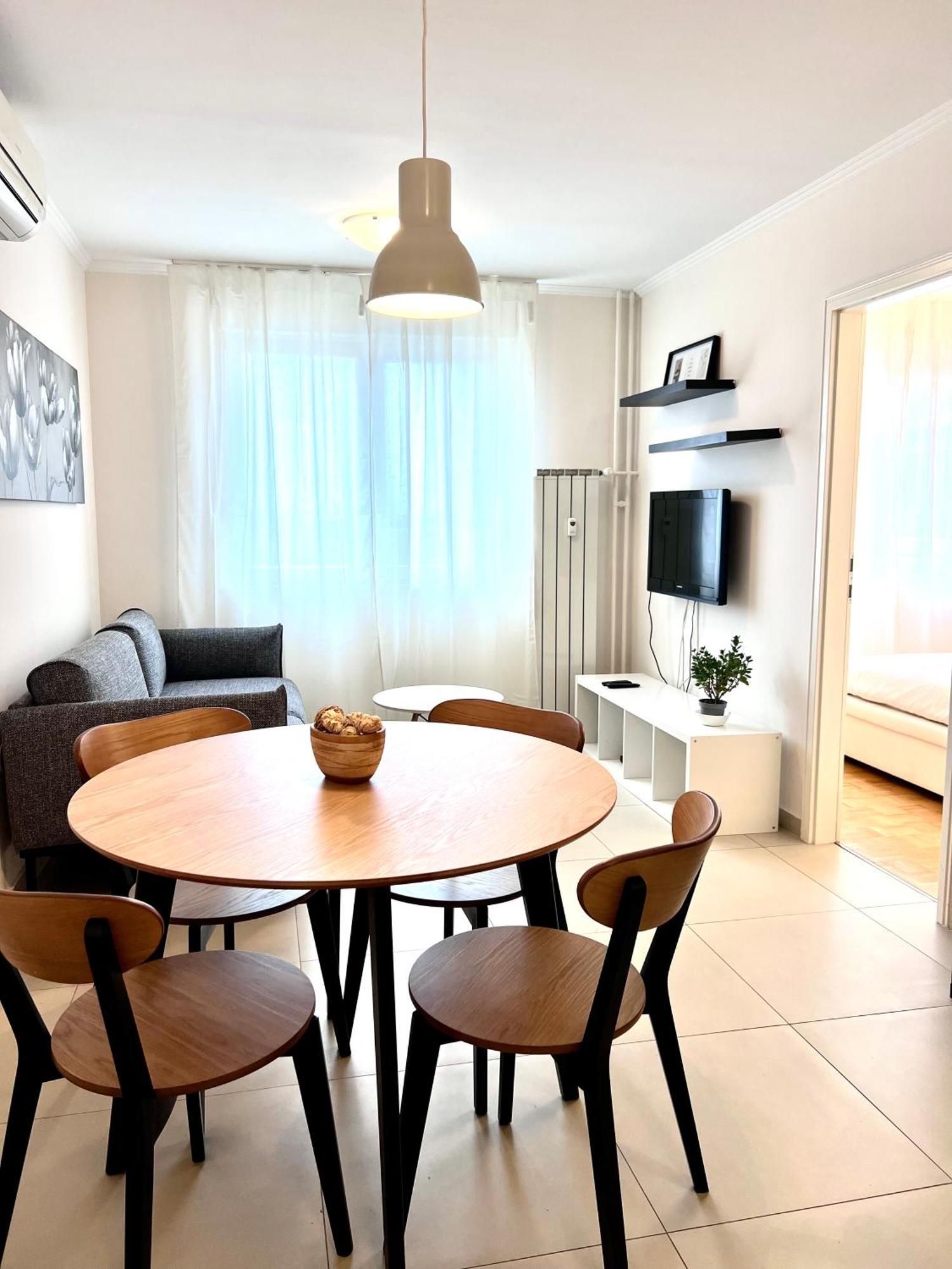 Apartment Family *